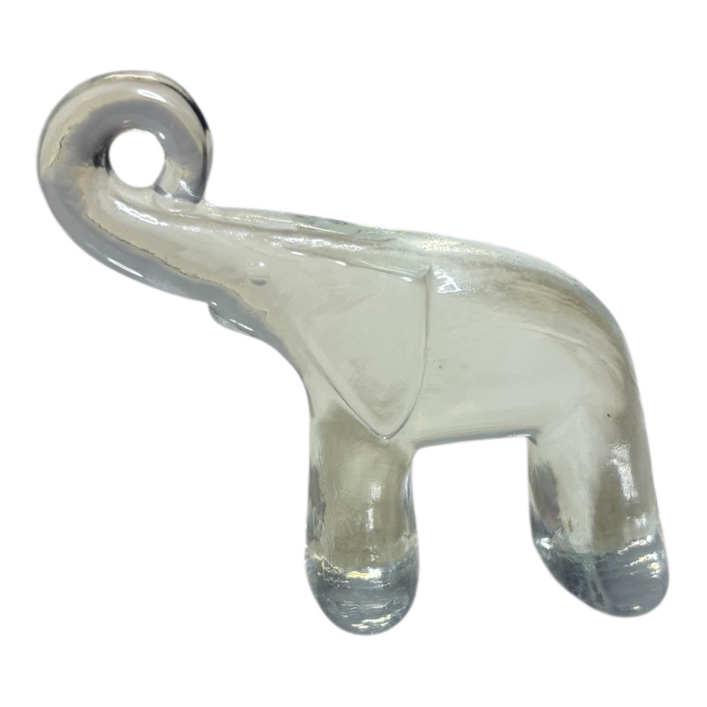 Elegant Swedish Kosta Boda Glass Elephant Figurine 4” paperweight